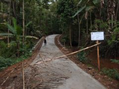 Pemdes Sidamulih Alokasikan Dana Desa untuk Rabat Beton Jalan Cibayawak