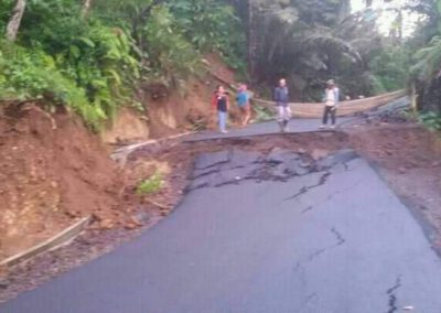 Baru saja di Hotmix jalan Angsana – Gunung kelir anjlok lagi
