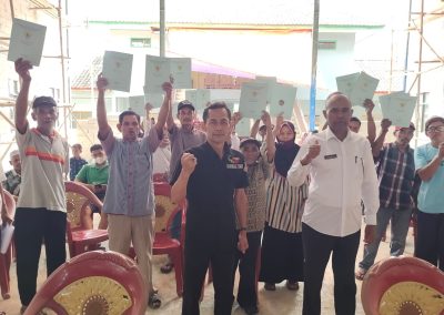 PEMBAGIAN 199 SERTIFIKAT TANAH TAHAP I PROGRAM PTSL OLEH BPN KABUPATEN CIAMIS DI DESA SIDAMULIH