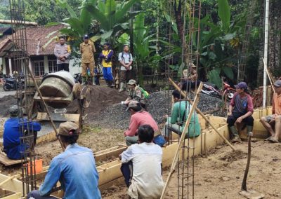 Peletakan Batu Pertama Mushola Al-Falah Dusun Legokmenol
