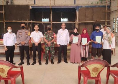 PEMBAGIAN  SERTIFIKAT TANAH TAHAP II PROGRAM PTSL SEBAYAK 254 BIDANG